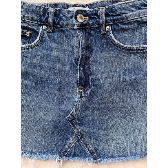 Trafaluc by Zara Authentic Denim by TRF Distressed Frayed Raw Hem Mini Skirt - Picture 10 of 16